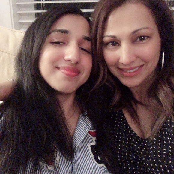 Meet your Posher, Monica - Picture 4 of 6